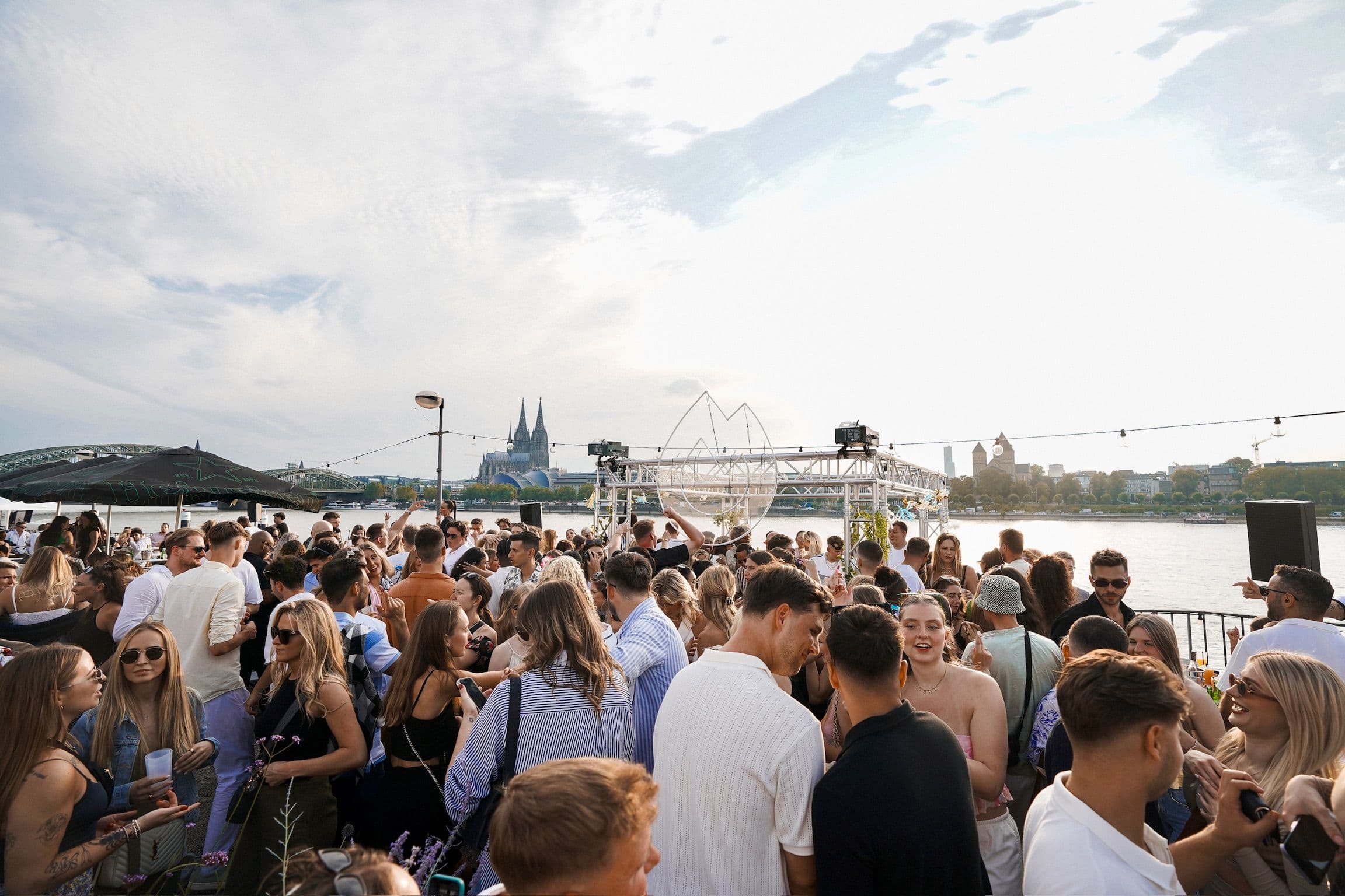 Event image of Golden Flame - Rheinterrassen